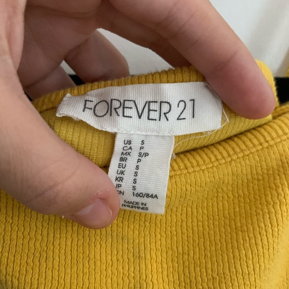 👚F21 ribbed crop top - Picture 4 of 4